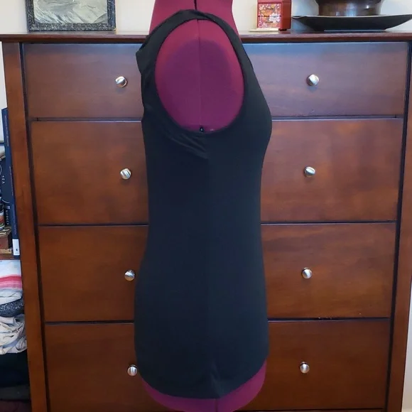 Athleta Athletic Tank, Solid Black Print, Keyhole Twist Back, Size XS - Picture 4 of 14